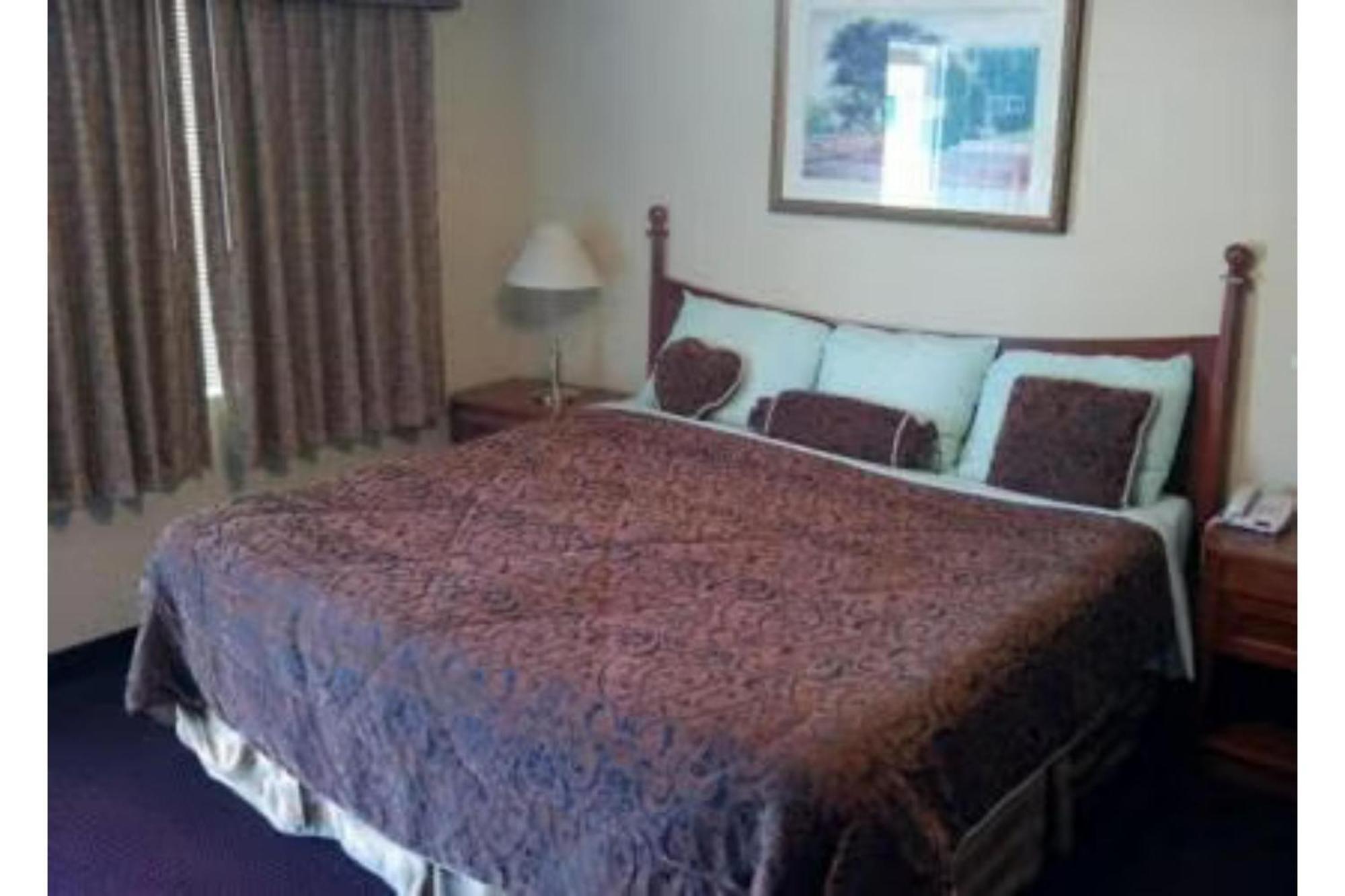 Western Inn Hamilton ภายนอก รูปภาพ