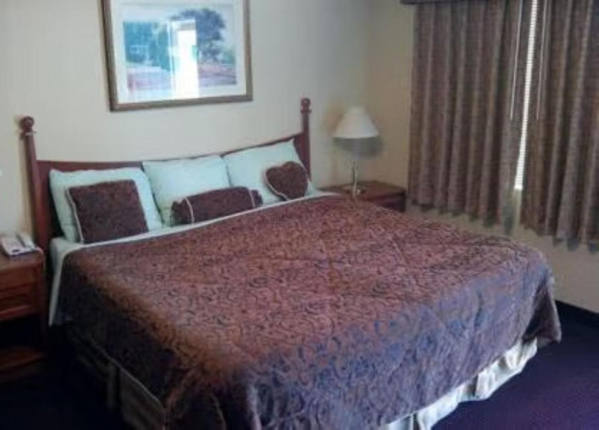 Western Inn Hamilton ภายนอก รูปภาพ